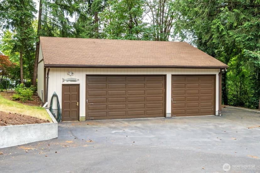 Property photo for 299 Cedar Lane, Longview photo 33