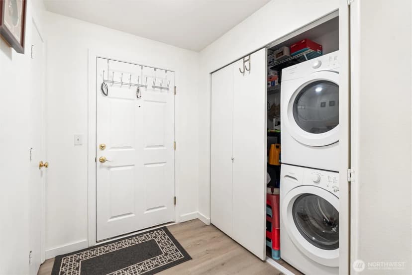 Property photo for 2805 Ne 125th Street #304, Seattle photo 24