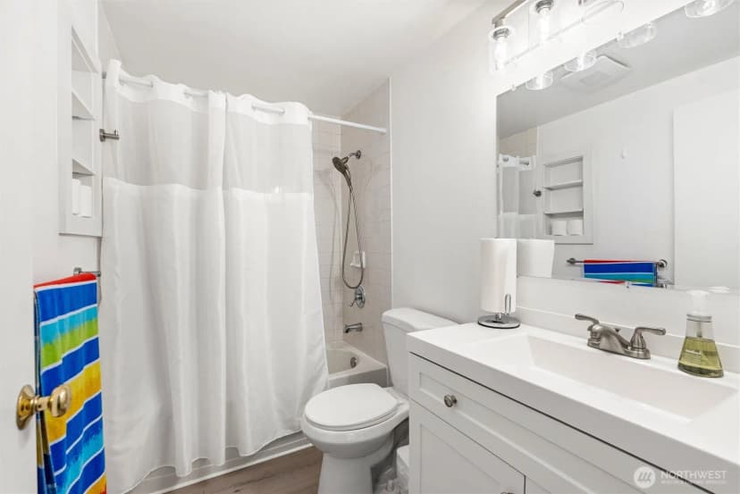Property photo for 2805 Ne 125th Street #304, Seattle photo 19