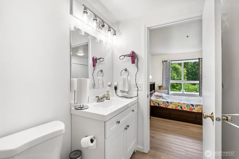 Property photo for 2805 Ne 125th Street #304, Seattle photo 16