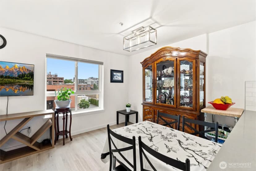 Property photo for 2805 Ne 125th Street #304, Seattle photo 9