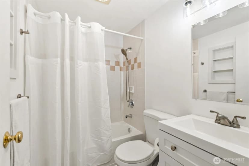 Property photo for 2805 Ne 125th Street #304, Seattle photo 20