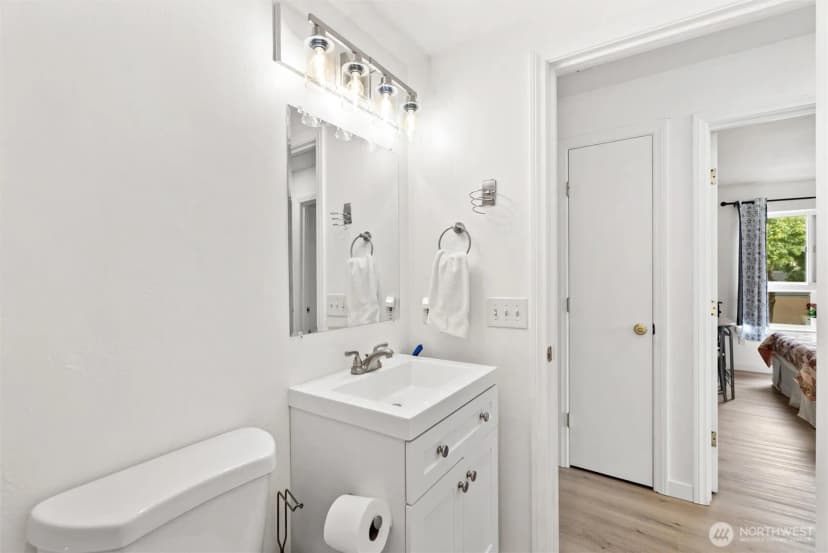 Property photo for 2805 Ne 125th Street #304, Seattle photo 14