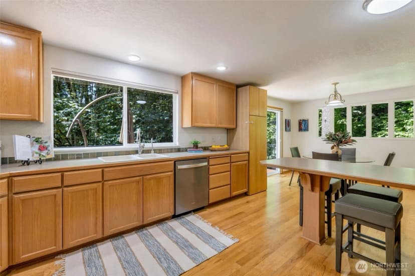 Property photo for 15727 154th Avenue Ne, Woodinville photo 7