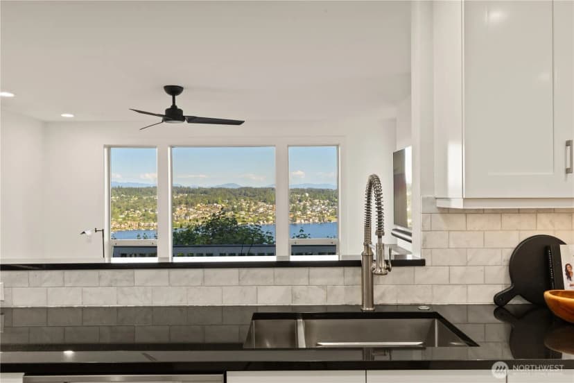 Property photo for 7712 89th Place Se, Mercer Island photo 11