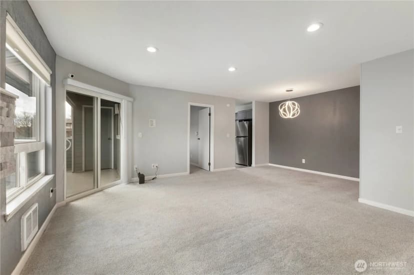 Property photo for 21925 7th Avenue S #101, Des Moines photo 11