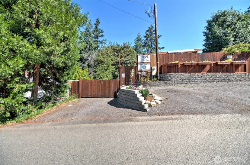 Property photo for 302 E Oak Street, Shelton photo 40