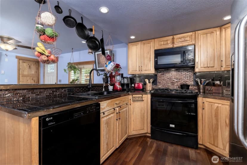 Property photo for 302 E Oak Street, Shelton photo 15