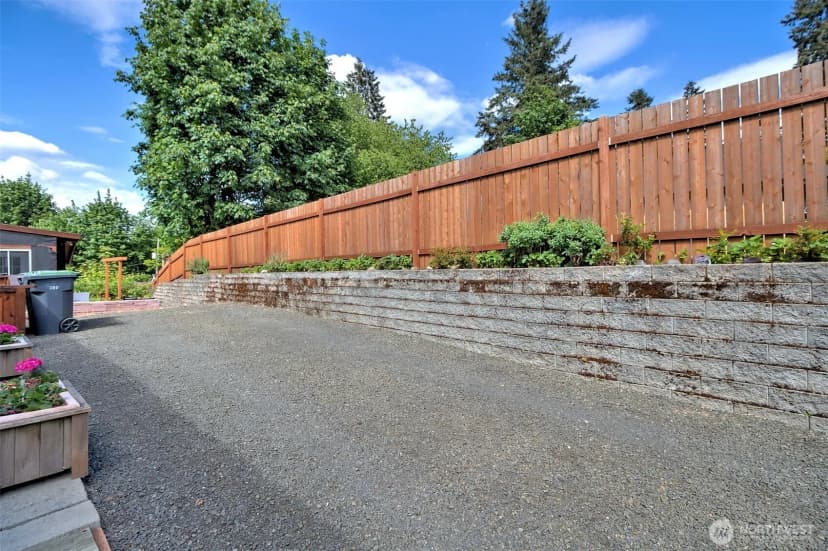 Property photo for 302 E Oak Street, Shelton photo 34
