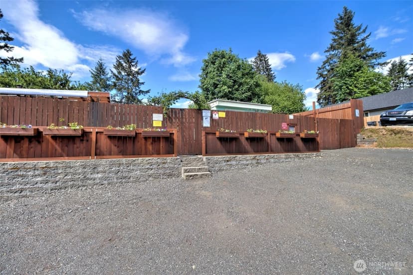 Property photo for 302 E Oak Street, Shelton photo 37