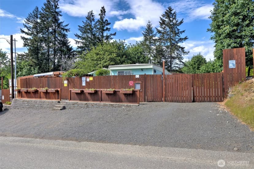 Property photo for 302 E Oak Street, Shelton