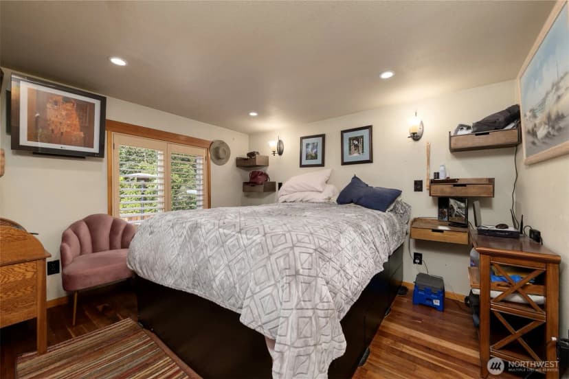 Property photo for 302 E Oak Street, Shelton photo 21