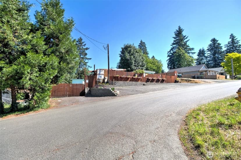Property photo for 302 E Oak Street, Shelton photo 38
