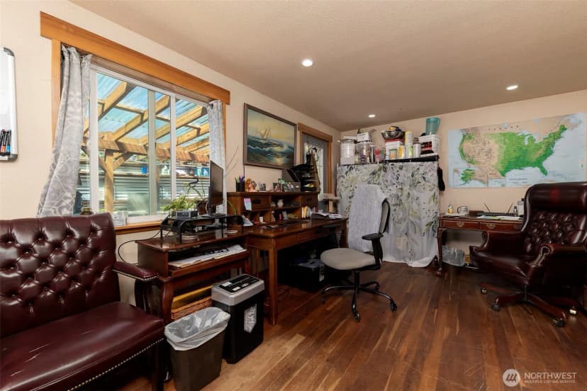 Property photo for 302 E Oak Street, Shelton photo 23