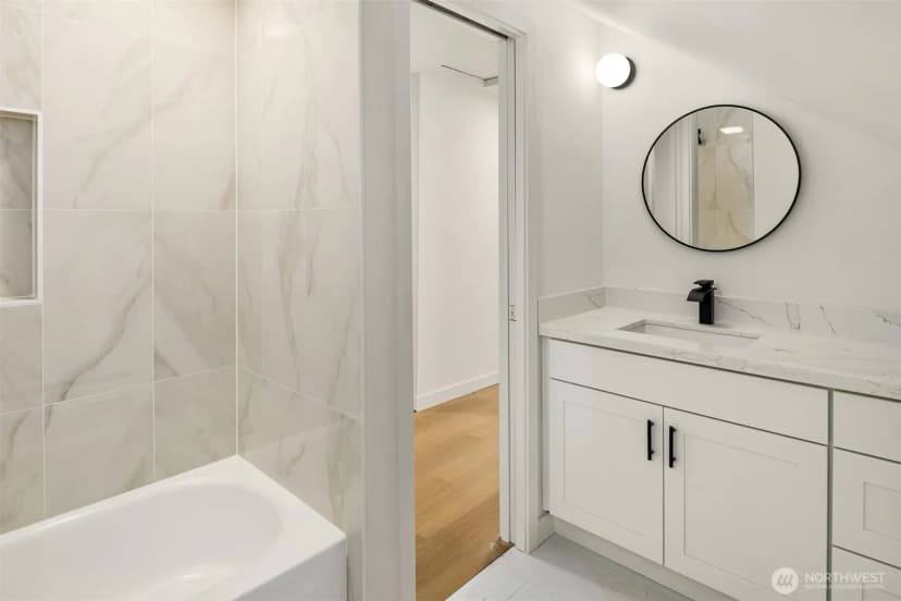 Property photo for 11726 10th Avenue S, Seattle photo 14