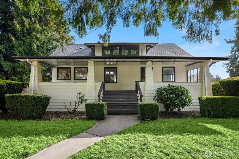 Property photo for 11726 10th Avenue S, Seattle