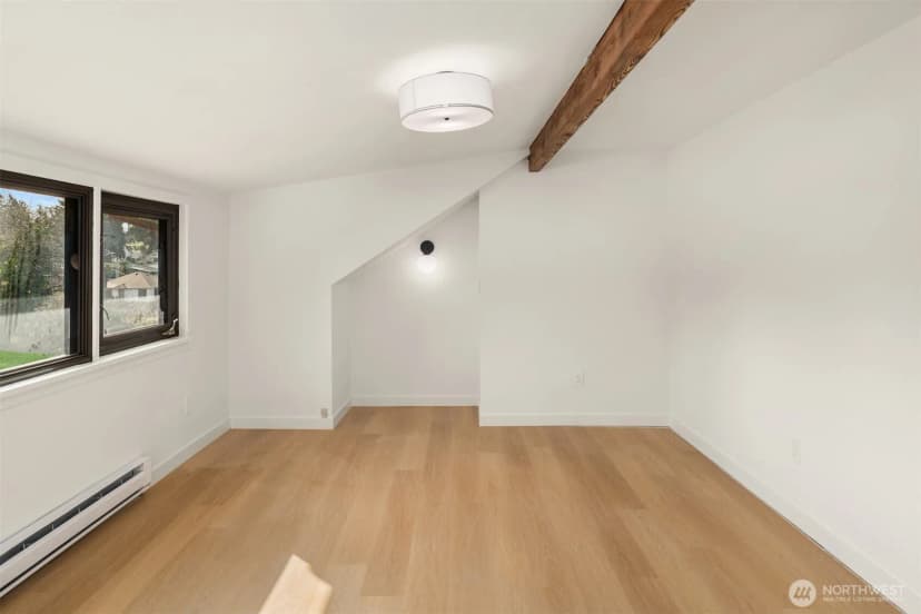 Property photo for 11726 10th Avenue S, Seattle photo 19