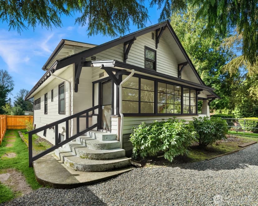 Property photo for 11726 10th Avenue S, Seattle photo 23