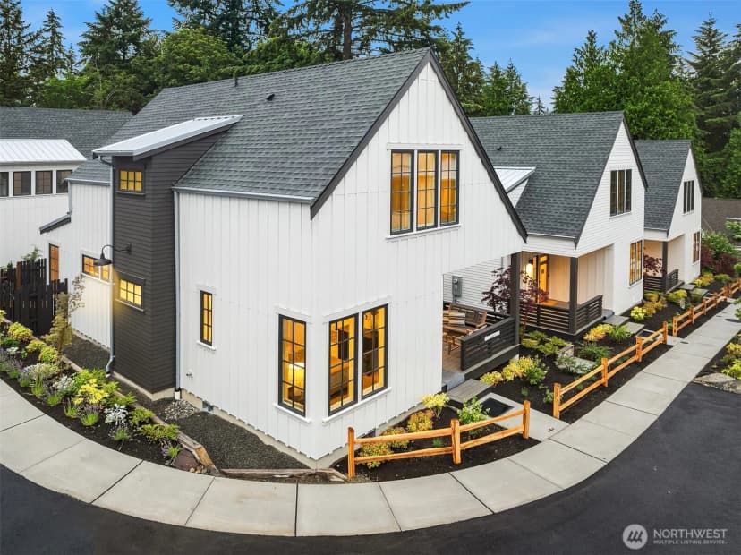 Property photo for 2218 Ne 125th Street, Seattle