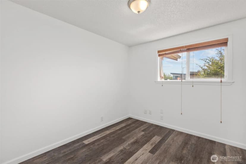 Property photo for 24527 36th Avenue S, Kent photo 21