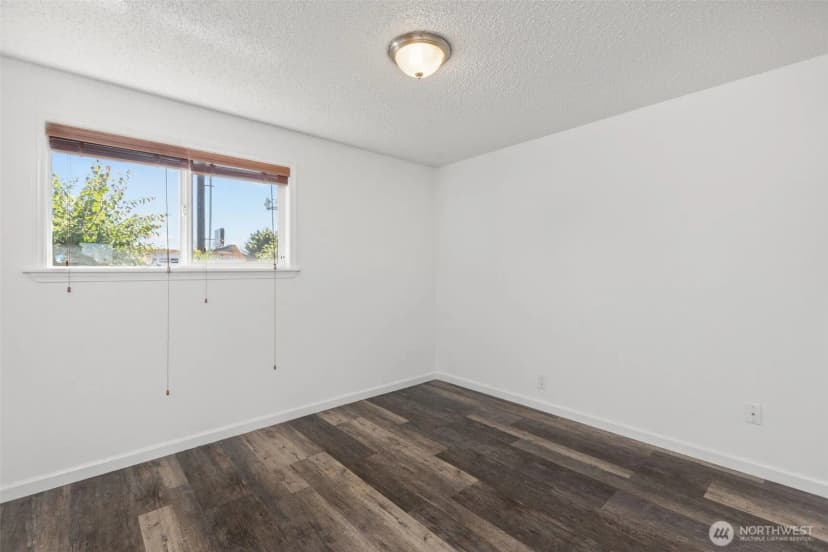 Property photo for 24527 36th Avenue S, Kent photo 17