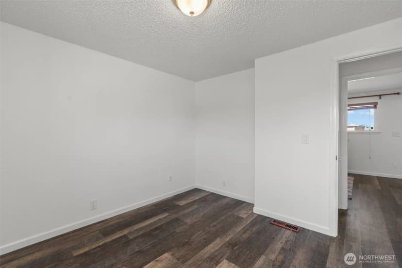 Property photo for 24527 36th Avenue S, Kent photo 23