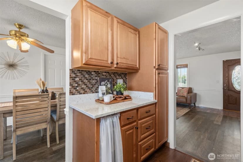 Property photo for 24527 36th Avenue S, Kent photo 13