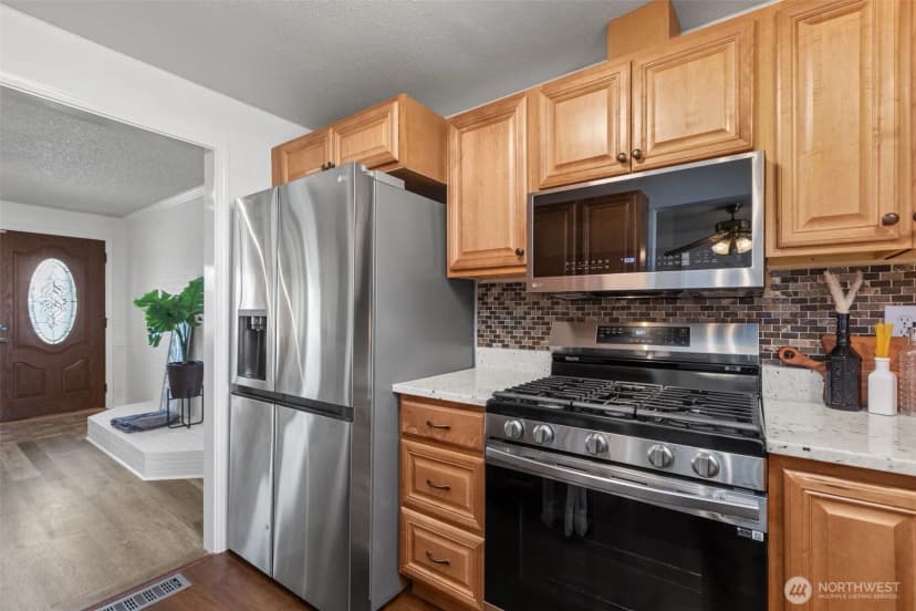 Property photo for 24527 36th Avenue S, Kent photo 6