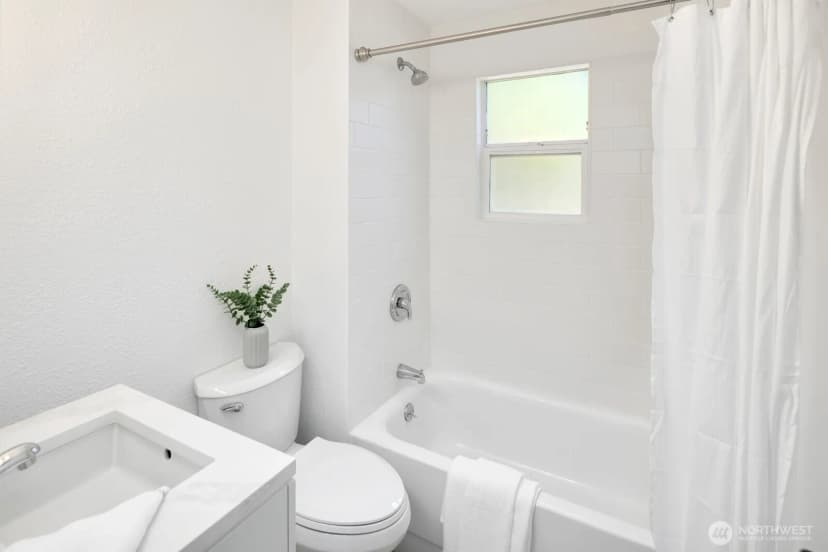 Property photo for 17904 8th Avenue Ne, Shoreline photo 14