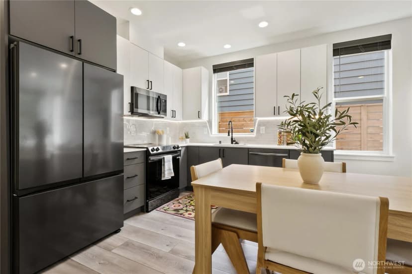 Property photo for 10306 Midvale Avenue N #a, Seattle photo 11