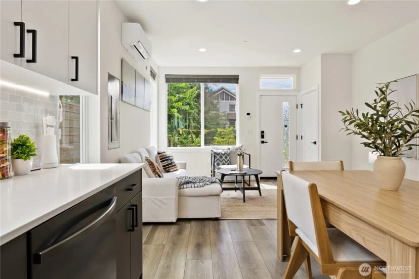 Property photo for 10306 Midvale Avenue N #a, Seattle photo 9