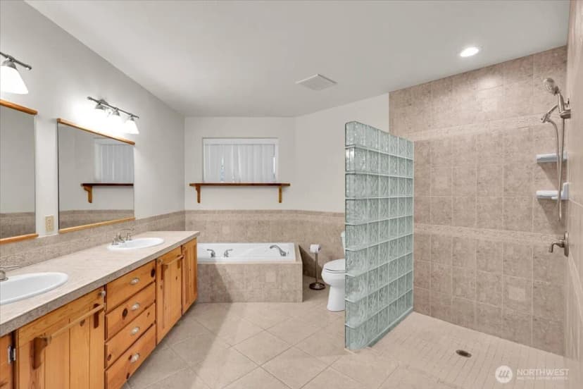 Property photo for 17049 Lake Point Drive Se, Yelm photo 22