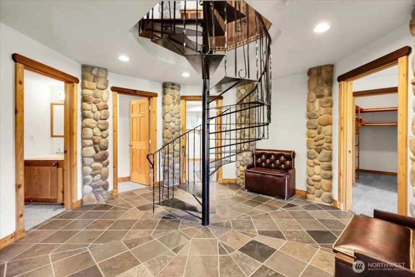 Property photo for 17049 Lake Point Drive Se, Yelm photo 15