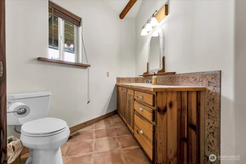Property photo for 17049 Lake Point Drive Se, Yelm photo 9