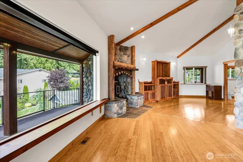 Property photo for 17049 Lake Point Drive Se, Yelm photo 8