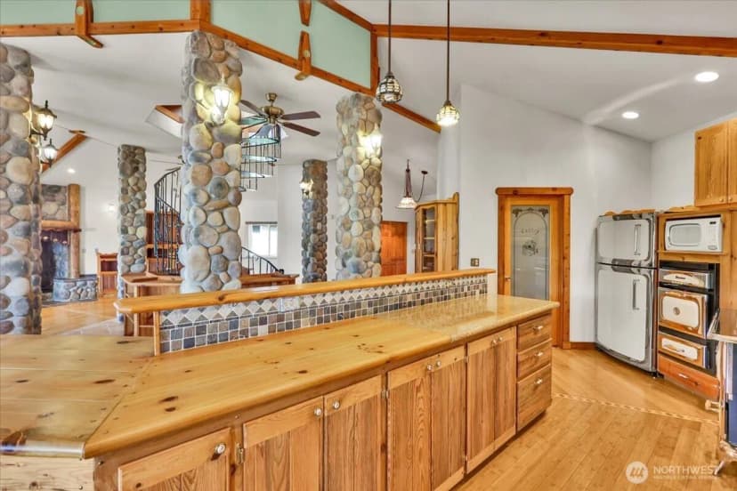 Property photo for 17049 Lake Point Drive Se, Yelm photo 10