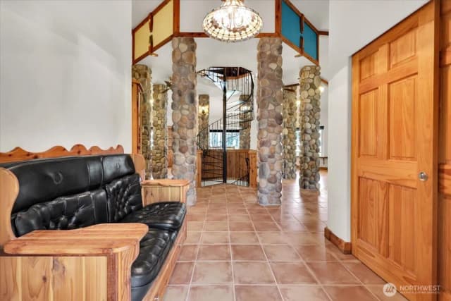 Property photo for 17049 Lake Point Drive Se, Yelm photo 3