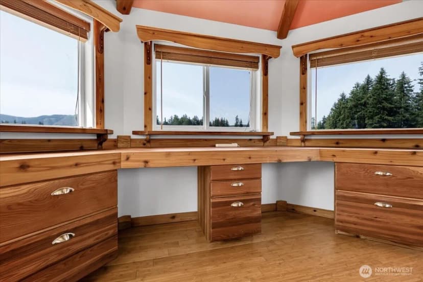 Property photo for 17049 Lake Point Drive Se, Yelm photo 12