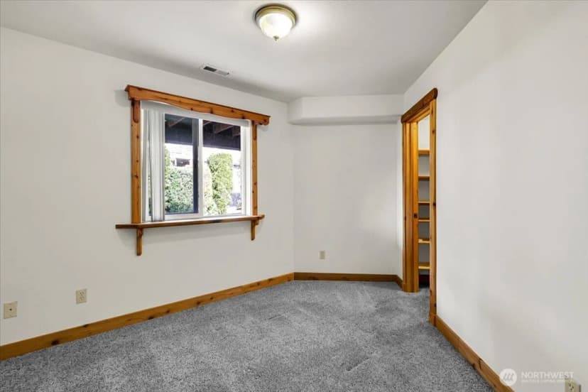Property photo for 17049 Lake Point Drive Se, Yelm photo 16