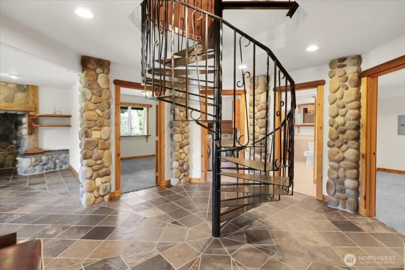 Property photo for 17049 Lake Point Drive Se, Yelm photo 23