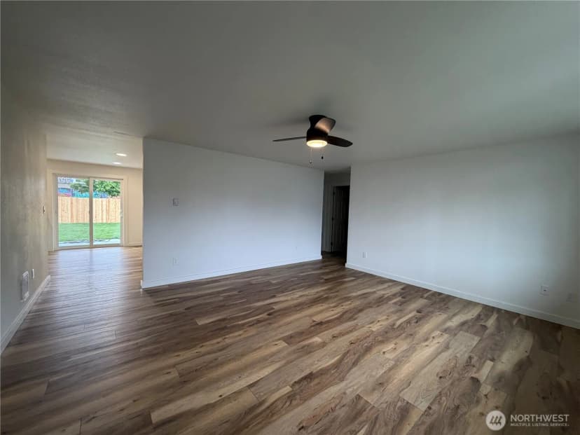 Property photo for 303 Railroad Street Sw, Yelm photo 3