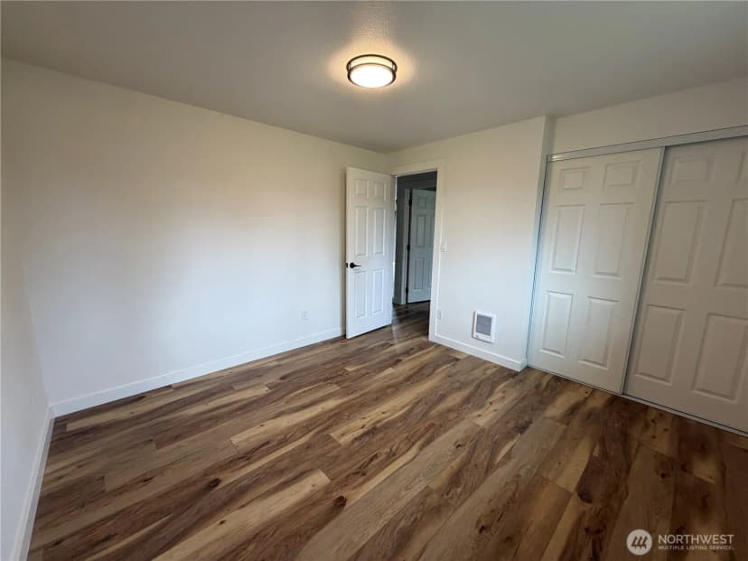 Property photo for 303 Railroad Street Sw, Yelm photo 14