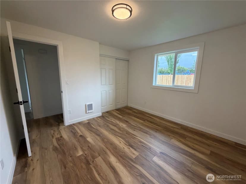 Property photo for 303 Railroad Street Sw, Yelm photo 13