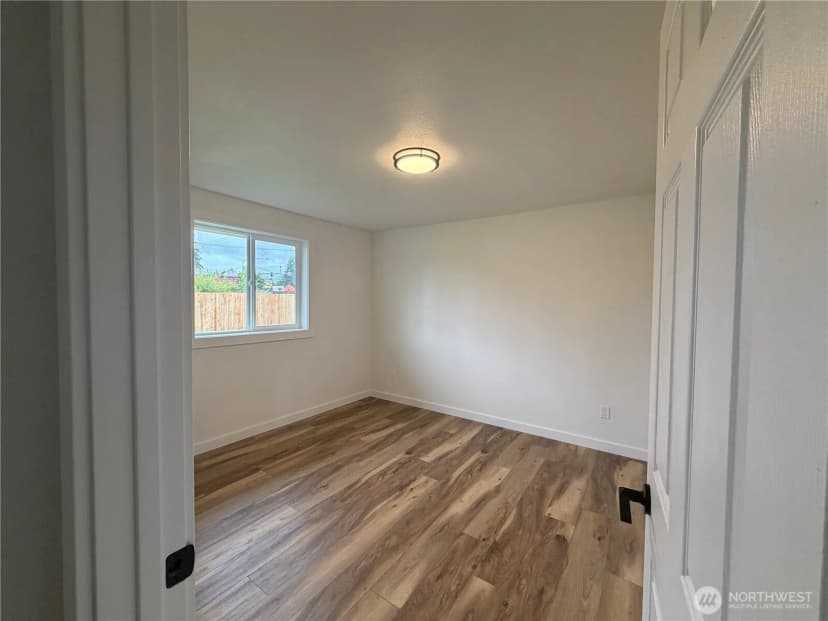 Property photo for 303 Railroad Street Sw, Yelm photo 12