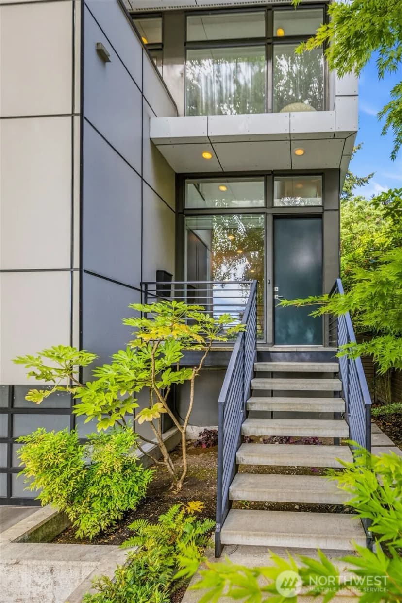 Property photo for 1313 4th Avenue W, Seattle photo 35