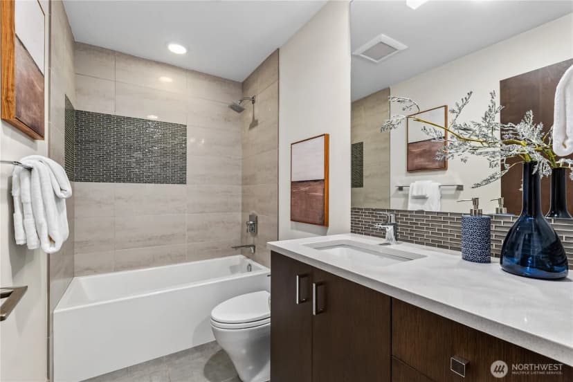 Property photo for 1313 4th Avenue W, Seattle photo 30