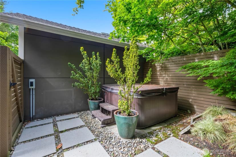 Property photo for 1313 4th Avenue W, Seattle photo 33