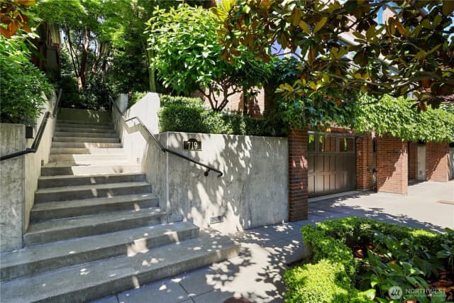 Property photo for 719 Harvard Avenue E, Seattle photo 3