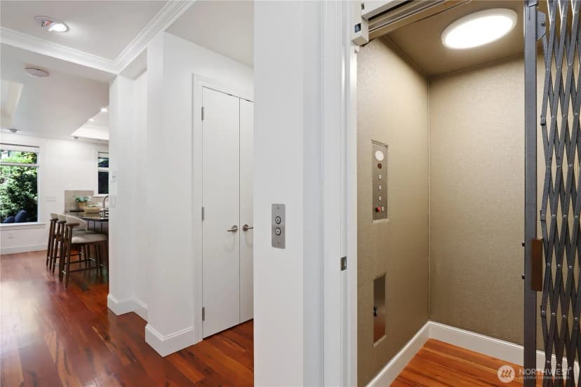 Property photo for 719 Harvard Avenue E, Seattle photo 18