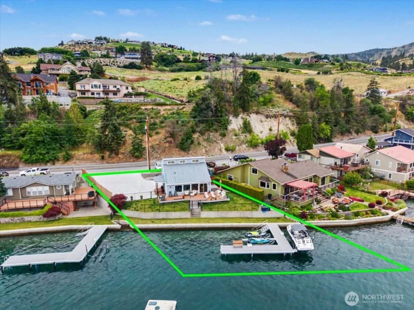 Property photo for 1386 S Lakeshore Road, Chelan photo 4